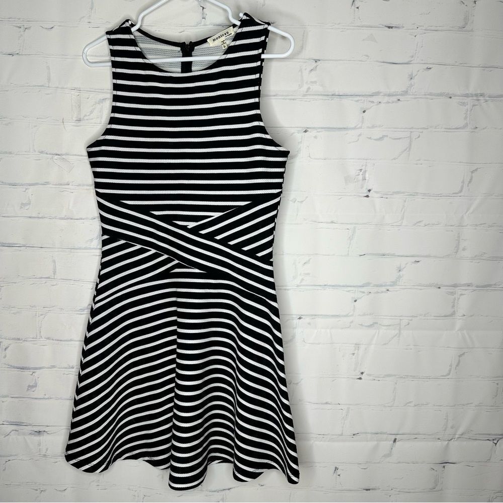Monteau medium‎ black & white dress